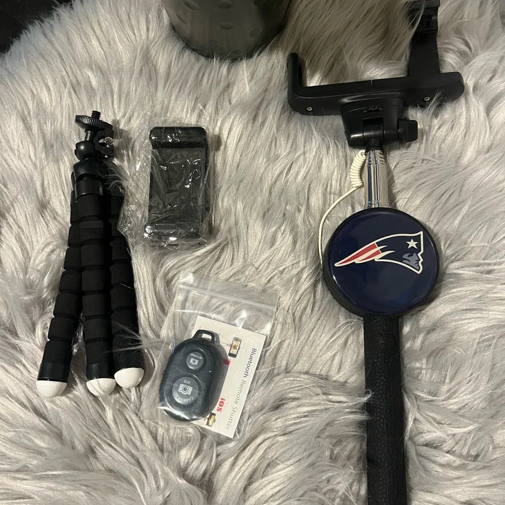 Bundle of Selfie Stick & tripod holder